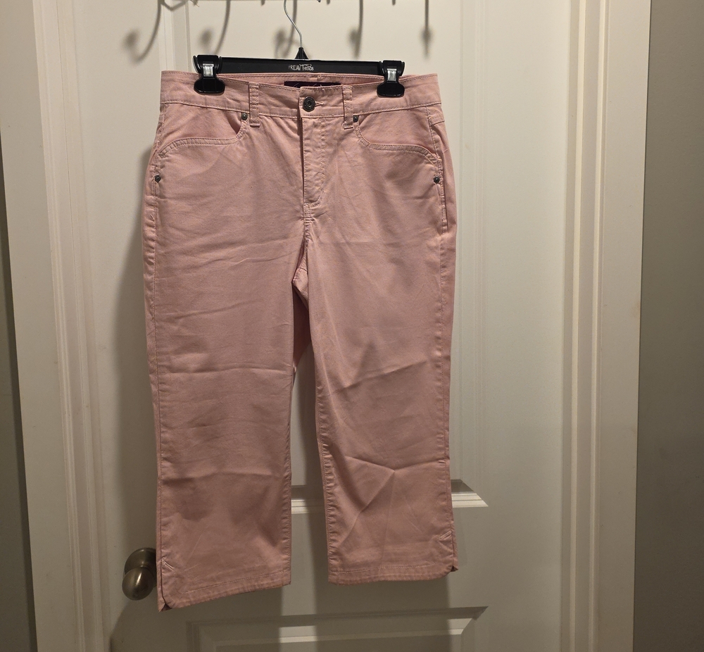 Gloria Vanderbilt Light Pink Cropped Straight-Leg Jeans